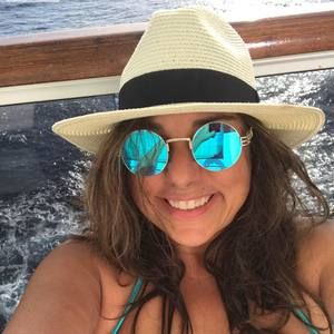 Meet your Posher, Toni m.